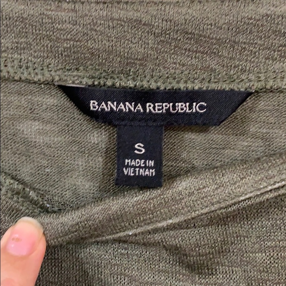 Banana Republic Ruffle Top - Picture 3 of 5